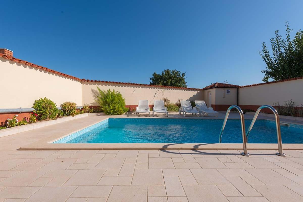 فيلا House Melly With Swimming Pool روفينجسكو سيلو المظهر الخارجي الصورة